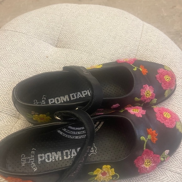 Pom d'Api EUC Embroidered Black Leather Mary Jane Strap - Picture 9 of 12